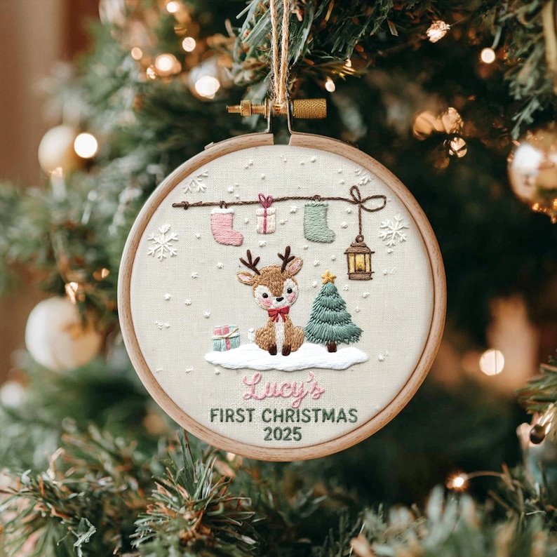 Deer Embroidered Hoop Ornament, Baby Keepsake Gift, First Christmas Tree Decoration, Baby Christmas Ornament Gift HOOPN12