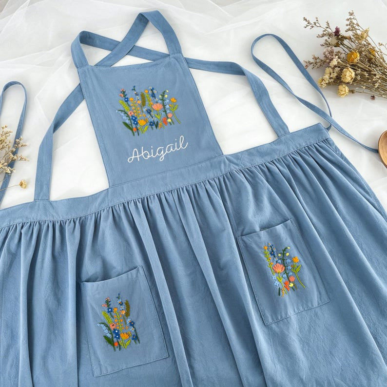 Personalized Flower Hand Embroidered Apron, Handmade Flowers Apron, Embroidered Apron, Linen Apron, Gardening Apron, Kitchen Apron, Mom Gift EMAP14