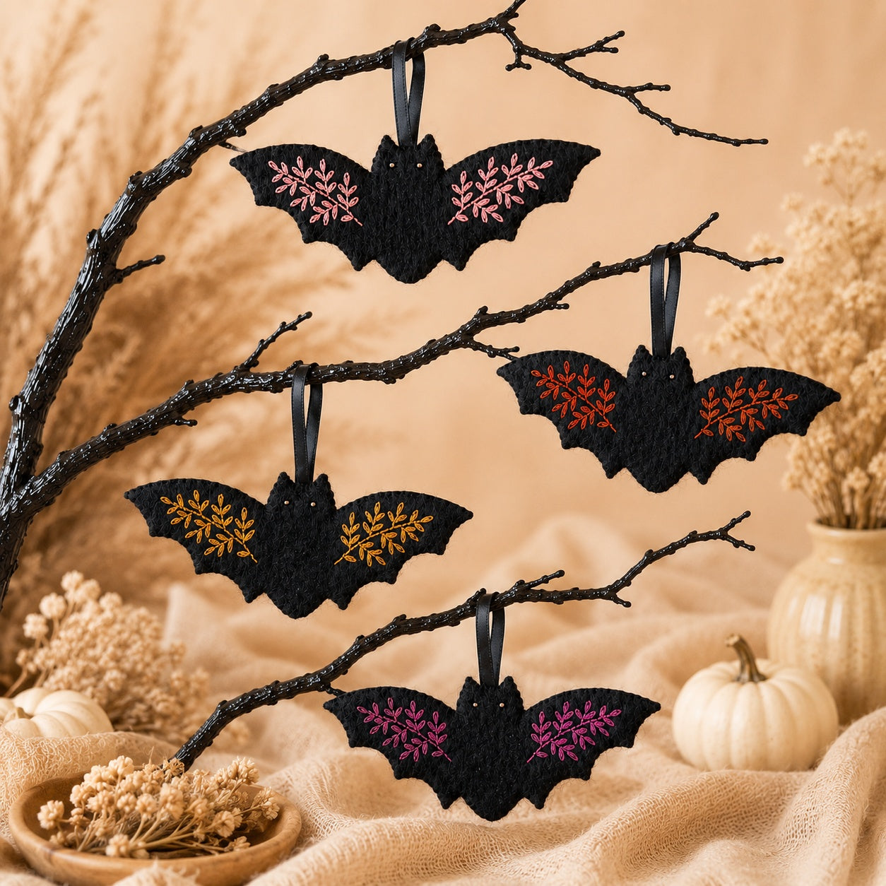 Set 4Pcs Bats Felt Ornament, Embroidery Leaf Felt Ornament, Hanging Decor, Halloween Gift for Home Decoration HFOR14
