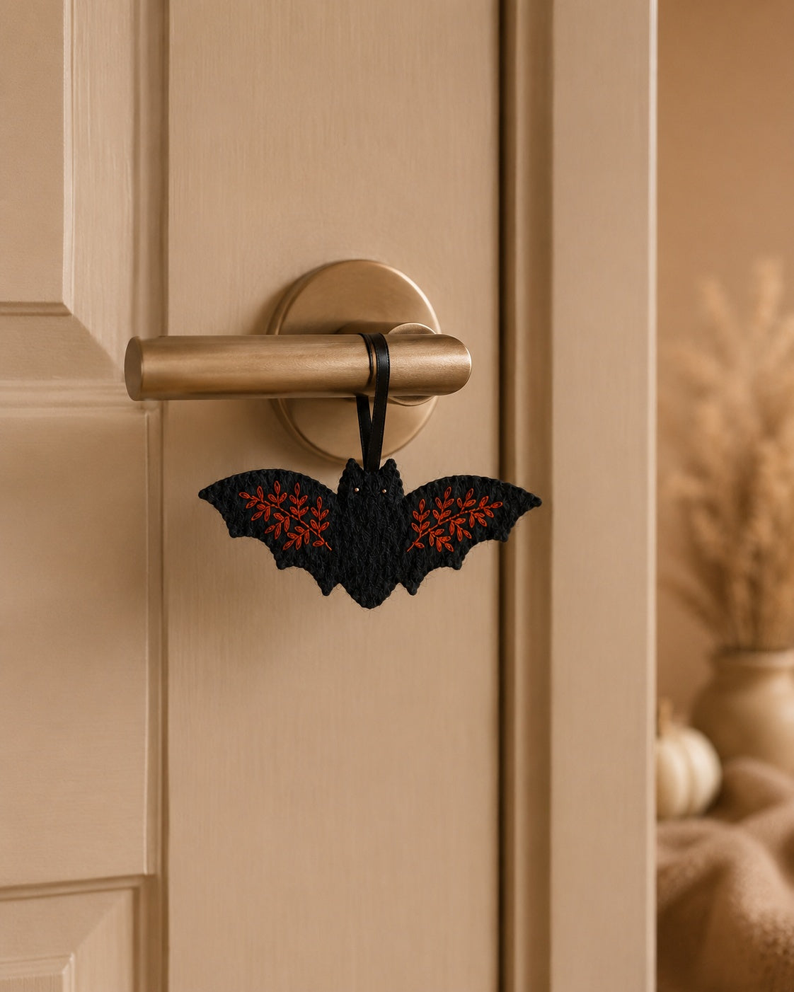 Set 4Pcs Bats Felt Ornament, Embroidery Leaf Felt Ornament, Hanging Decor, Halloween Gift for Home Decoration HFOR14