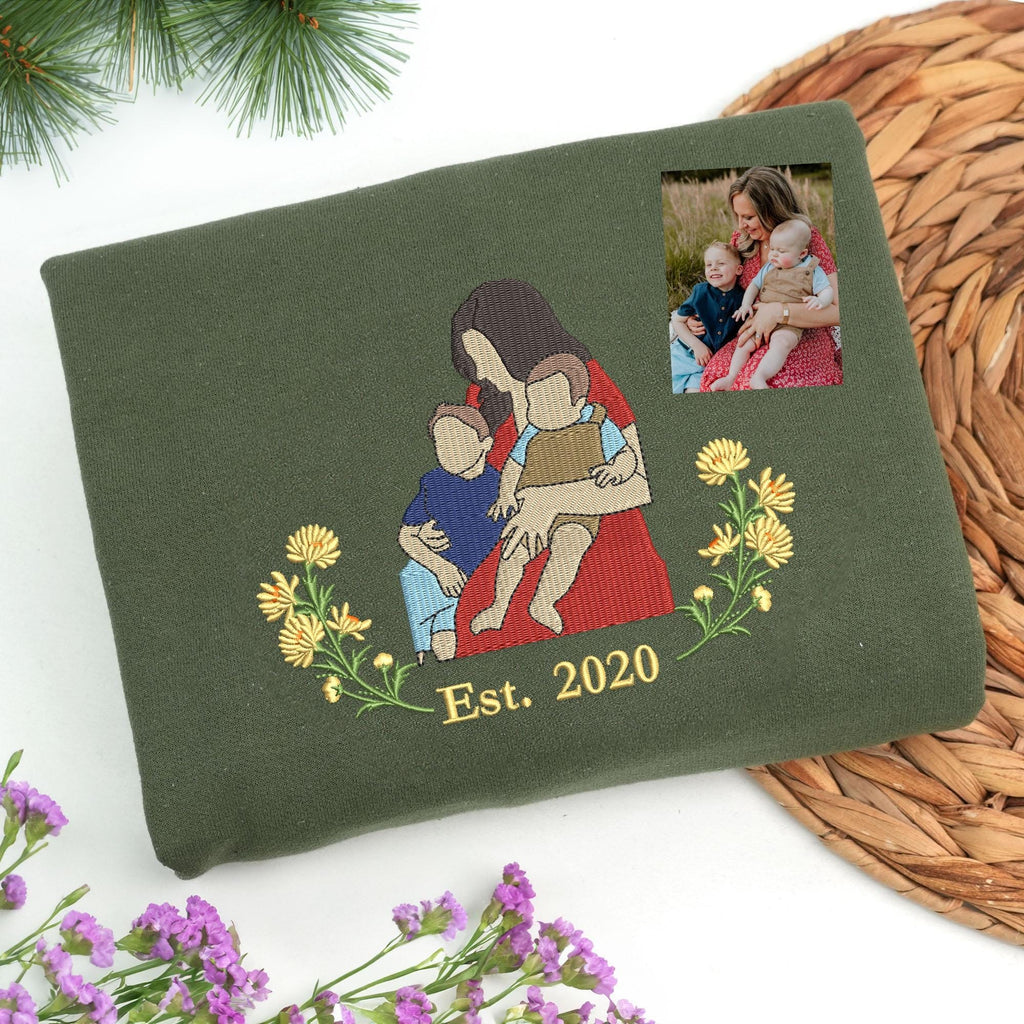 Mama Picture Embroidered Sweater, Custom Embroidered Floral Mama Sweatshirt with Kids Name, Mom Portrait Crewneck, Mama Christmas Gift