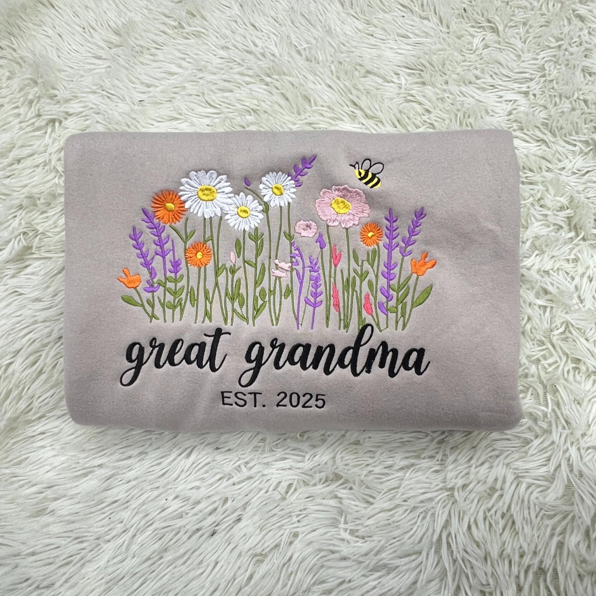 Personalized Custom Grandma Sweatshirt, Embroidered Great Grandma Sweatshirt with Floral Design, Gifts for Grandma