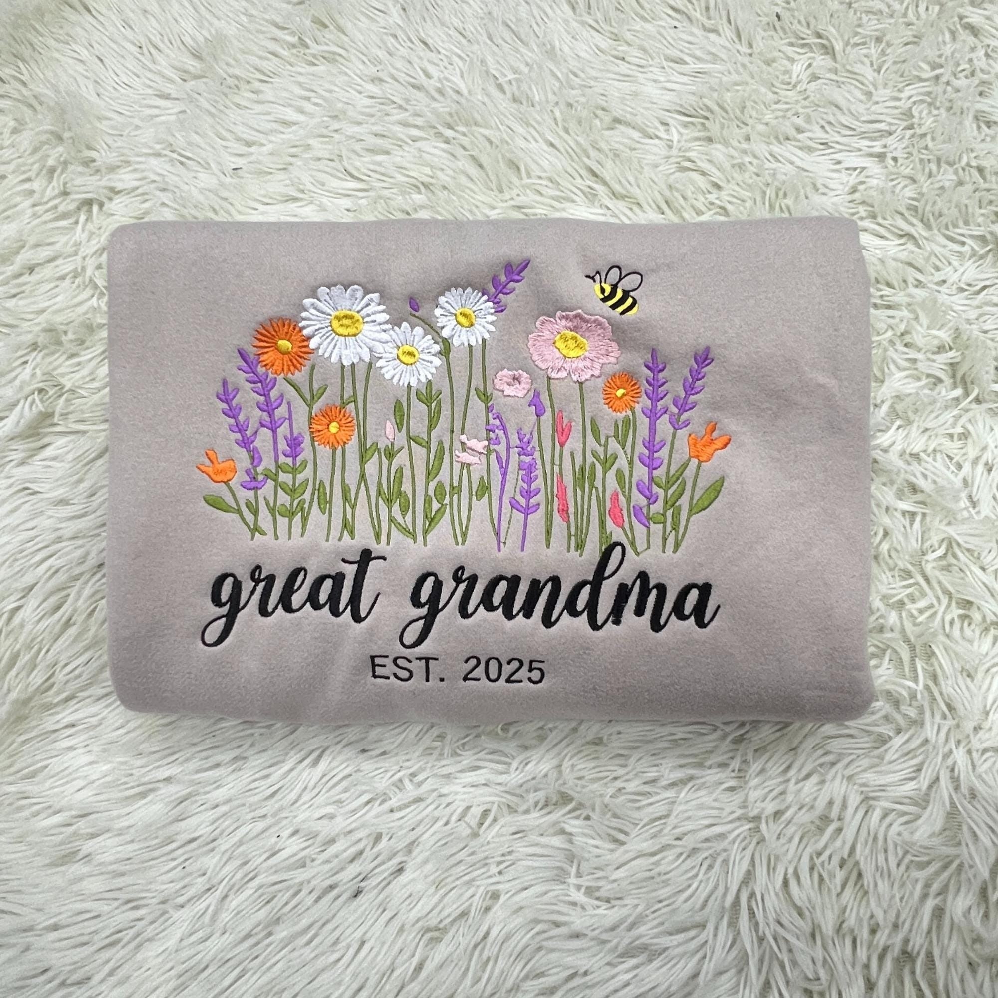 Personalized Custom Grandma Sweatshirt, Embroidered Great Grandma Sweatshirt with Floral Design, Gifts for Grandma