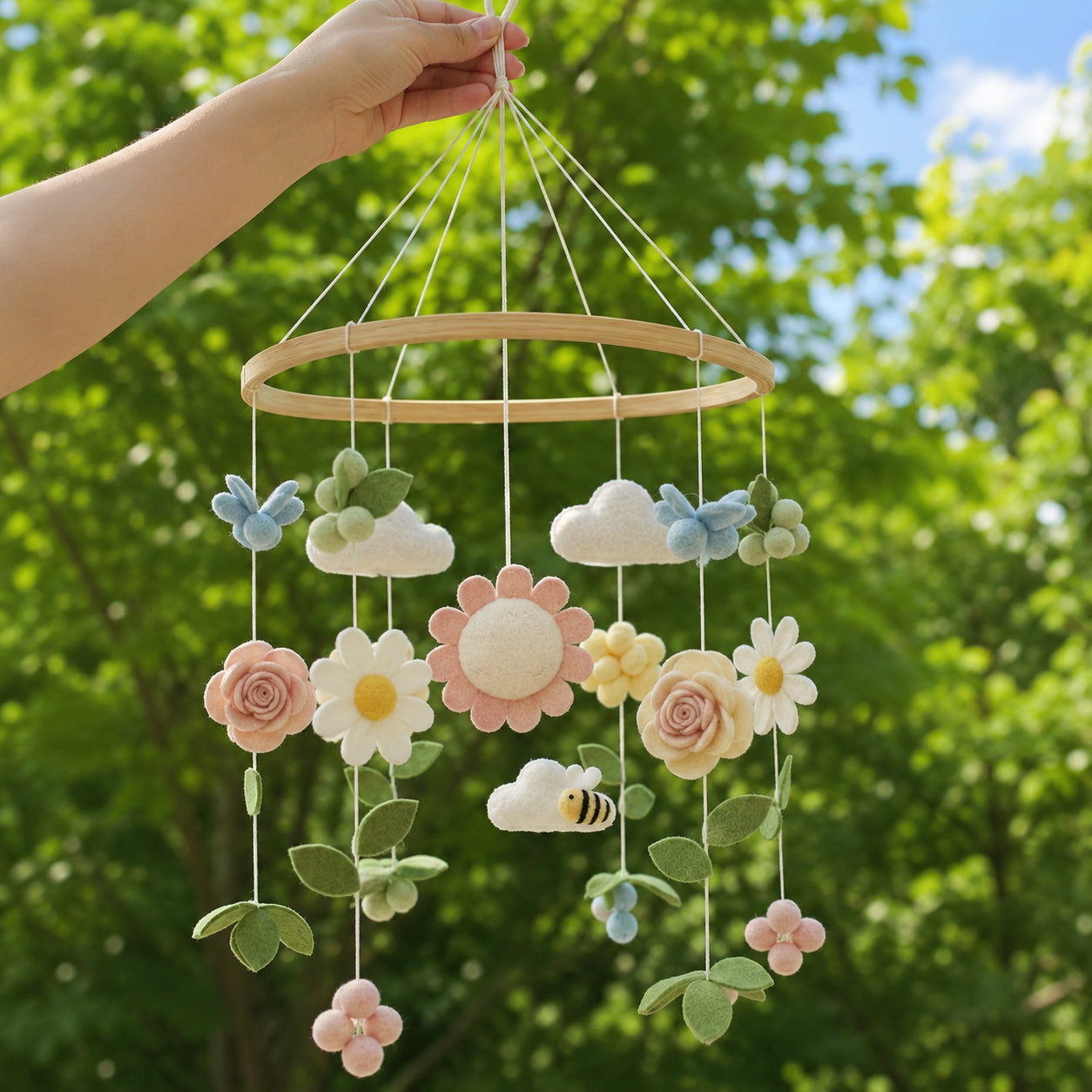 Personalized Floral Felt Baby Mobile, Handmade Baby Mobile, Custom Name Flower Nursery Crib Mobile, Daisy, Rose and Bee Baby Girl Decor BBMB17