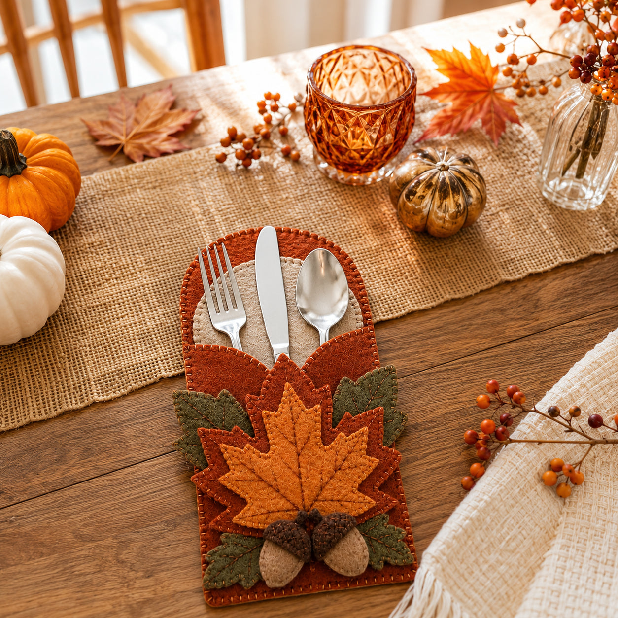 Maple Leaf Felt Silverware Holder, Fall Cutlery Pocket, Thanksgiving Table Decor, Autumn Dining Decor FELTCH17