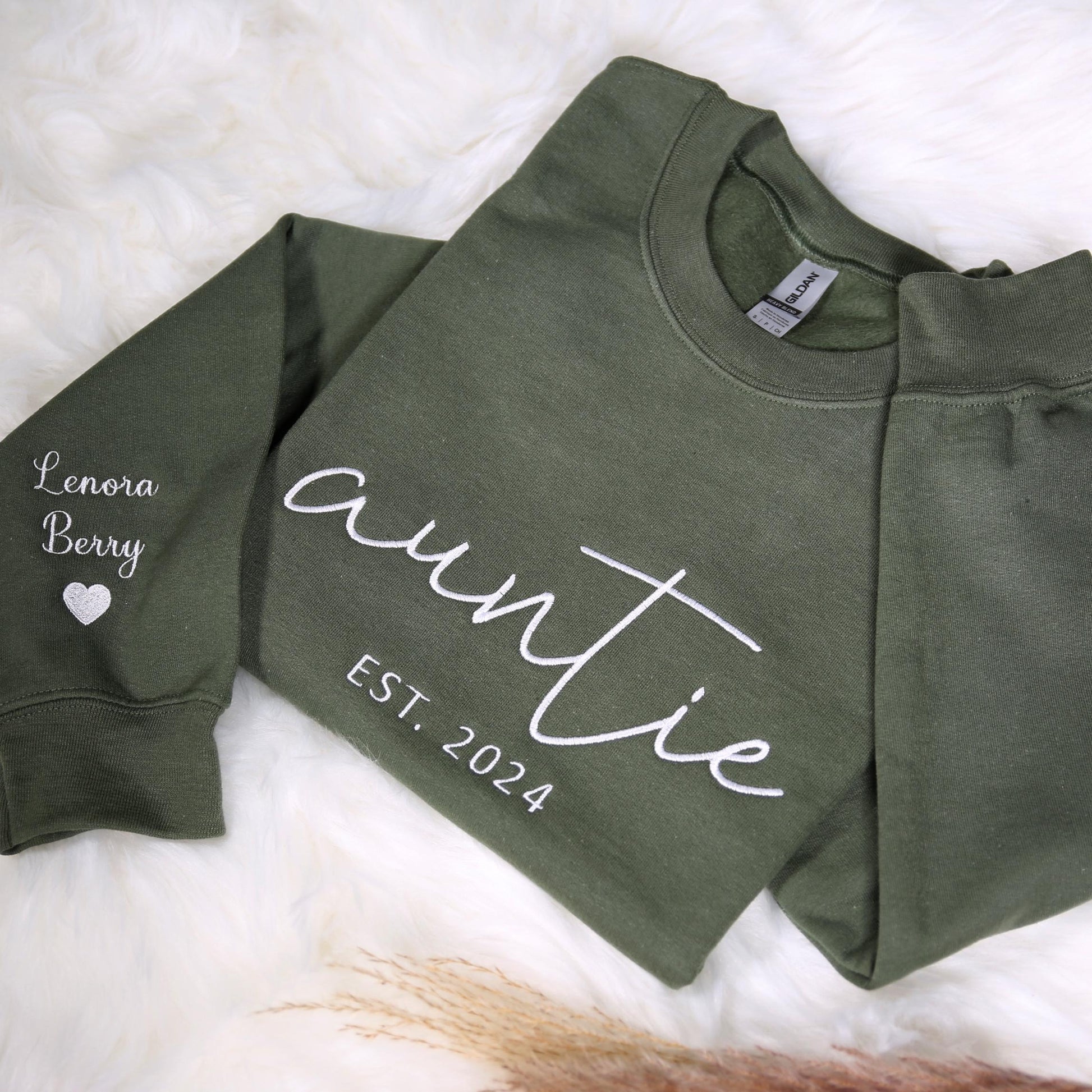Custom Auntie Embroidered Sweatshirt With Nieces Nephews Names On Sleeve, Personalized Aunt Hoodie, Funny Aunt Outfit, Cool Aunt Club Gifts