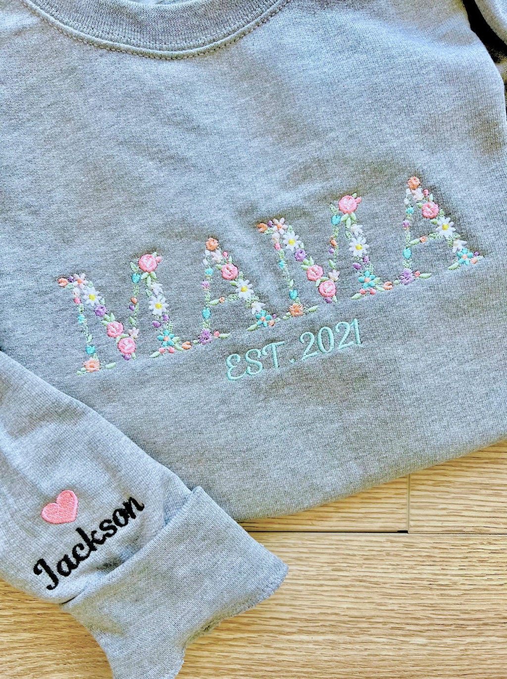 Floral Mama Embroidered Sweatshirt, Custom Mom Sweater, Personalized Est. Year Gift, Mother’s Day Sweatshirt, Minimal Pastel Flowers