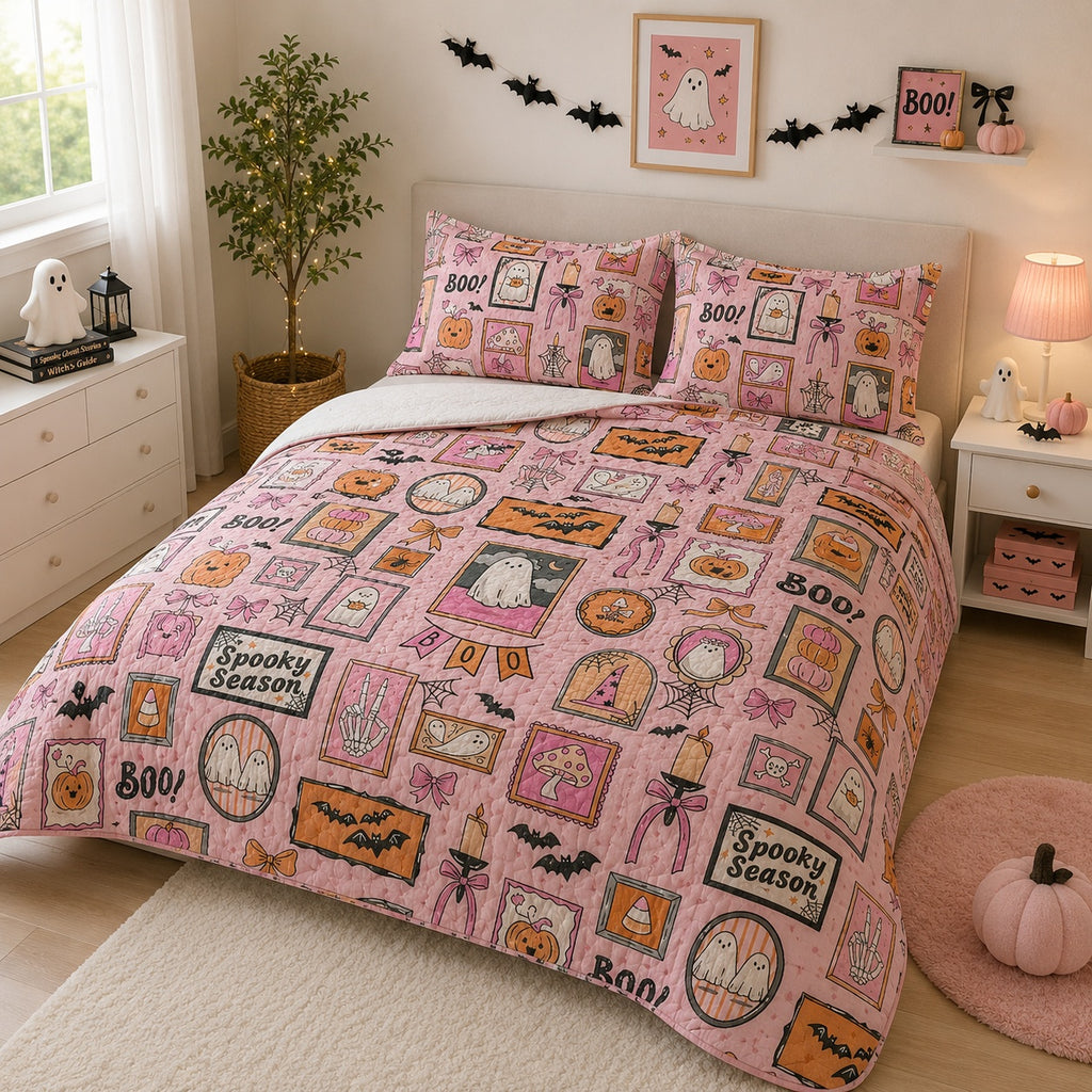 Pink Halloween Quilted Bedding Set, Cute Ghost Pumpkin Spooky Season Quilt Set with Pillow Covers, Halloween Bedroom Decor QBEDSET16