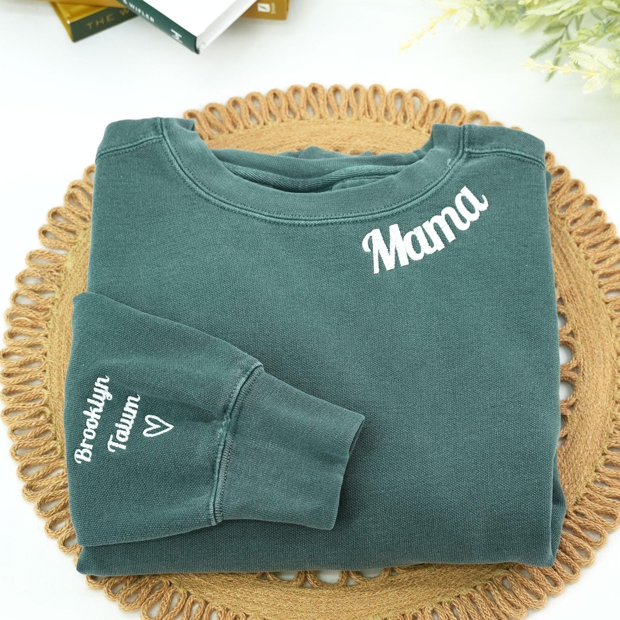 Custom Embroidered Grandma Sweatshirt – Personalized Nana Shirt, Minimalist Mimi Sweater, Cozy Gift for Grandma
