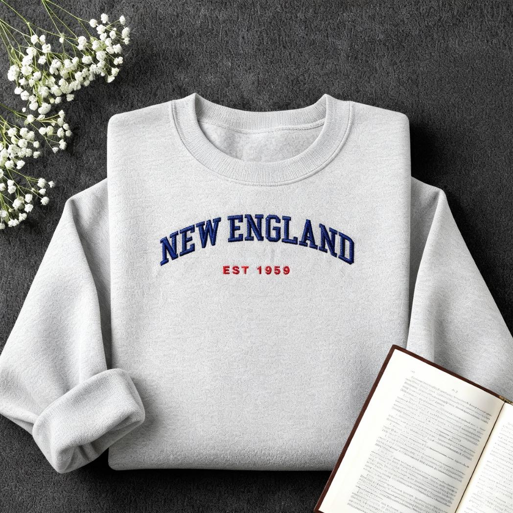 Embroidered New England Football Crewneck – Vintage Game Day Sweatshirt | Cozy Retro College Style Fall Pullover (Unisex)