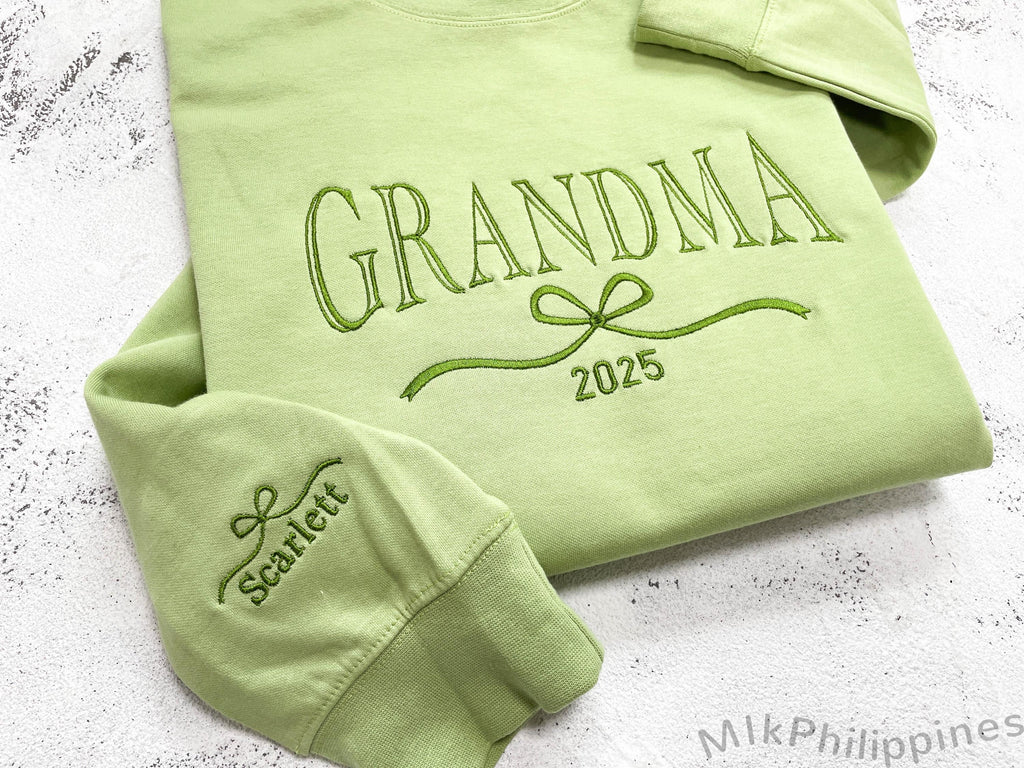 Custom Grandma Sweatshirt with Grandkids Name on Sleeve, Embroidered Grammy Sweatshirt, Gigi Mimi Nana Sweatshirt, Mothers Day Gift