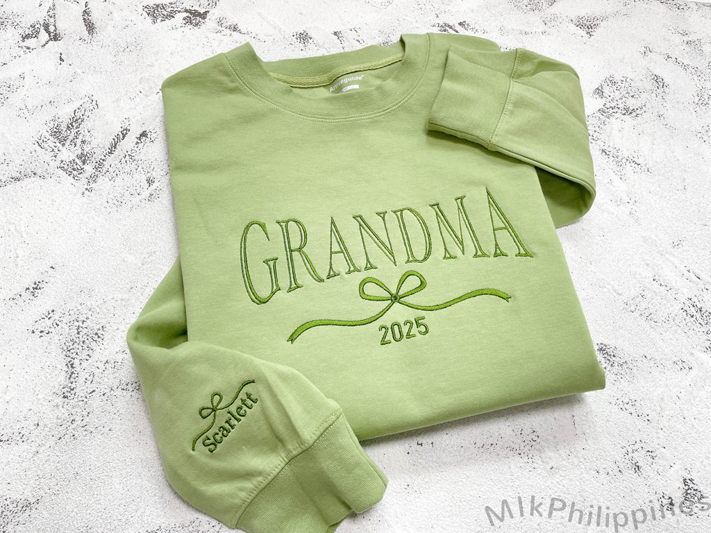 Custom Grandma Sweatshirt with Grandkids Name on Sleeve, Embroidered Grammy Sweatshirt, Gigi Mimi Nana Sweatshirt, Mothers Day Gift