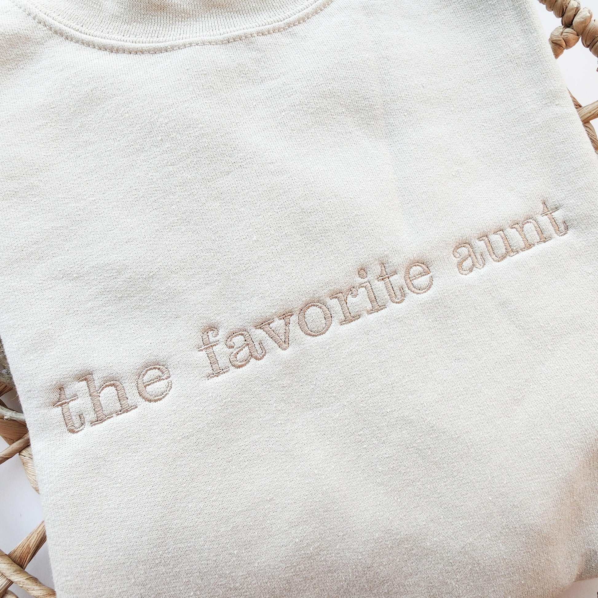 Embroidered The Favorite Aunt Sweatshirt, Auntie Sweatshirt, Auntie Sweatshirt, Aunt Birthday Gift, Cool Aunt Crewneck, Christmas Gift