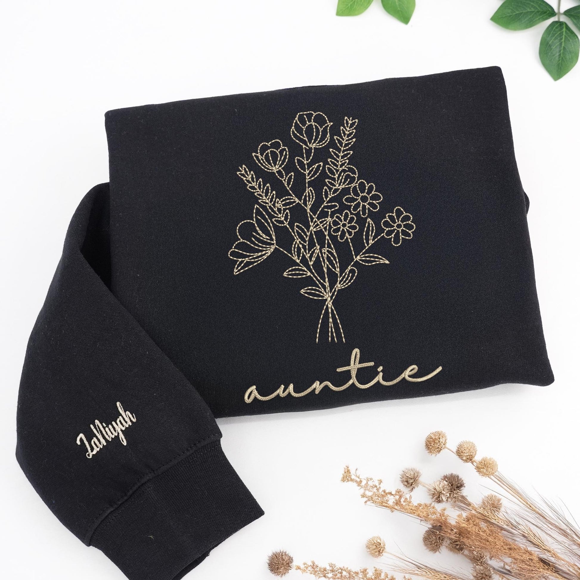 Auntie Embroidered Sweatshirt, Floral Stitch Pullover, Custom Name Crewneck, Cozy Aunt Gift, Minimalist Sweater