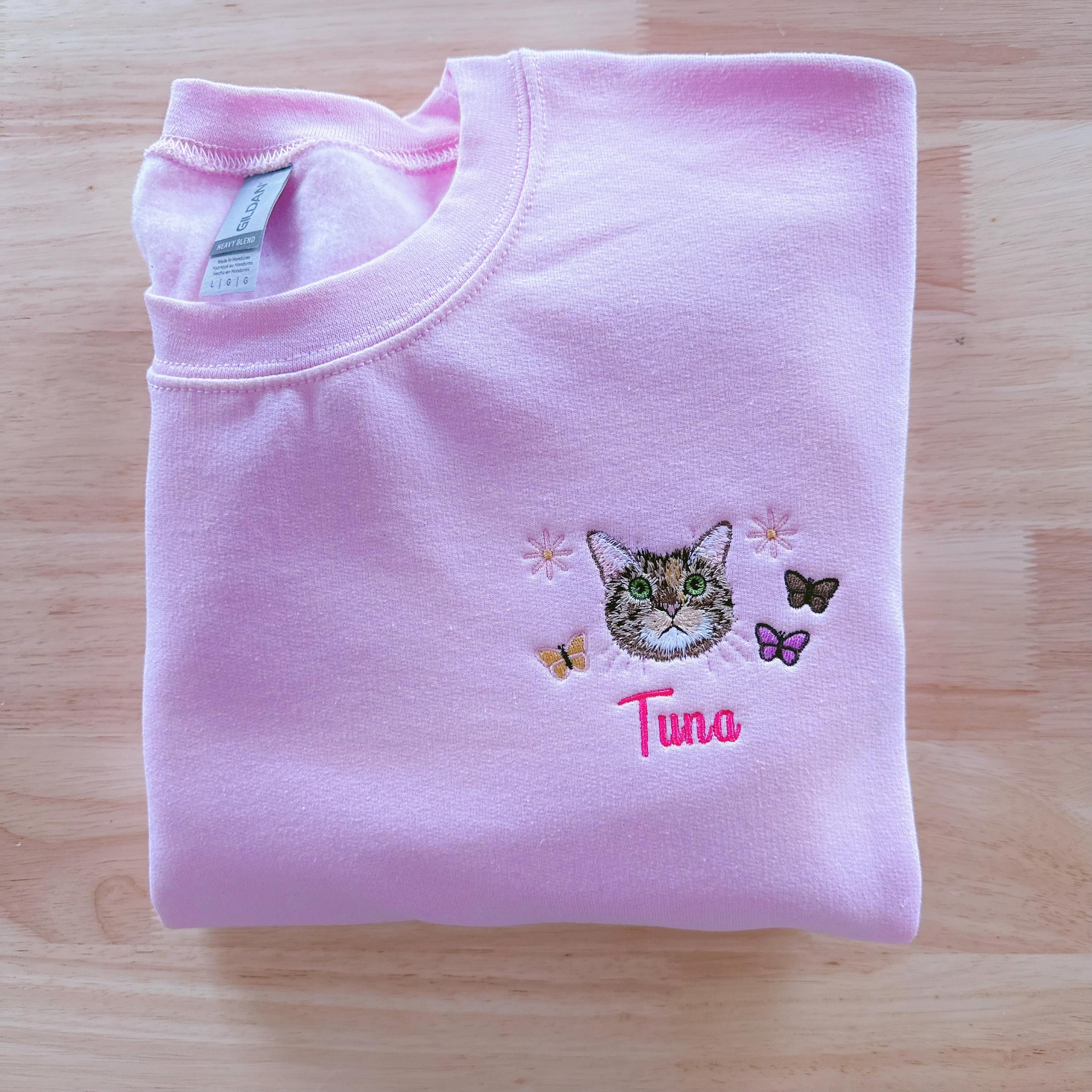 Custom Pet Portrait Sweatshirt – Embroidered Dog or Cat Hoodie, Personalized Gift for Pet Lovers, Pet Memorial Sweater