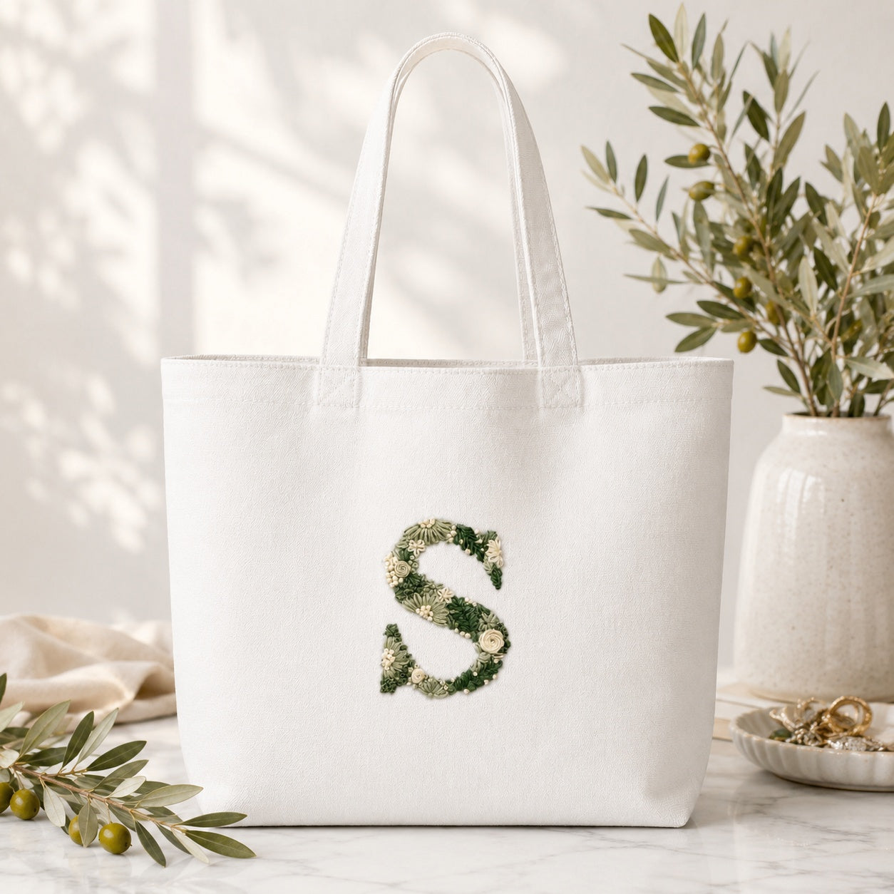 Personalized Hand Embroidered Letter With Flower Canvas Tote Bag, Embroidery Tote Bag, Custom Bag, Aesthetic Bag, Handmade Tote Bag EMT02