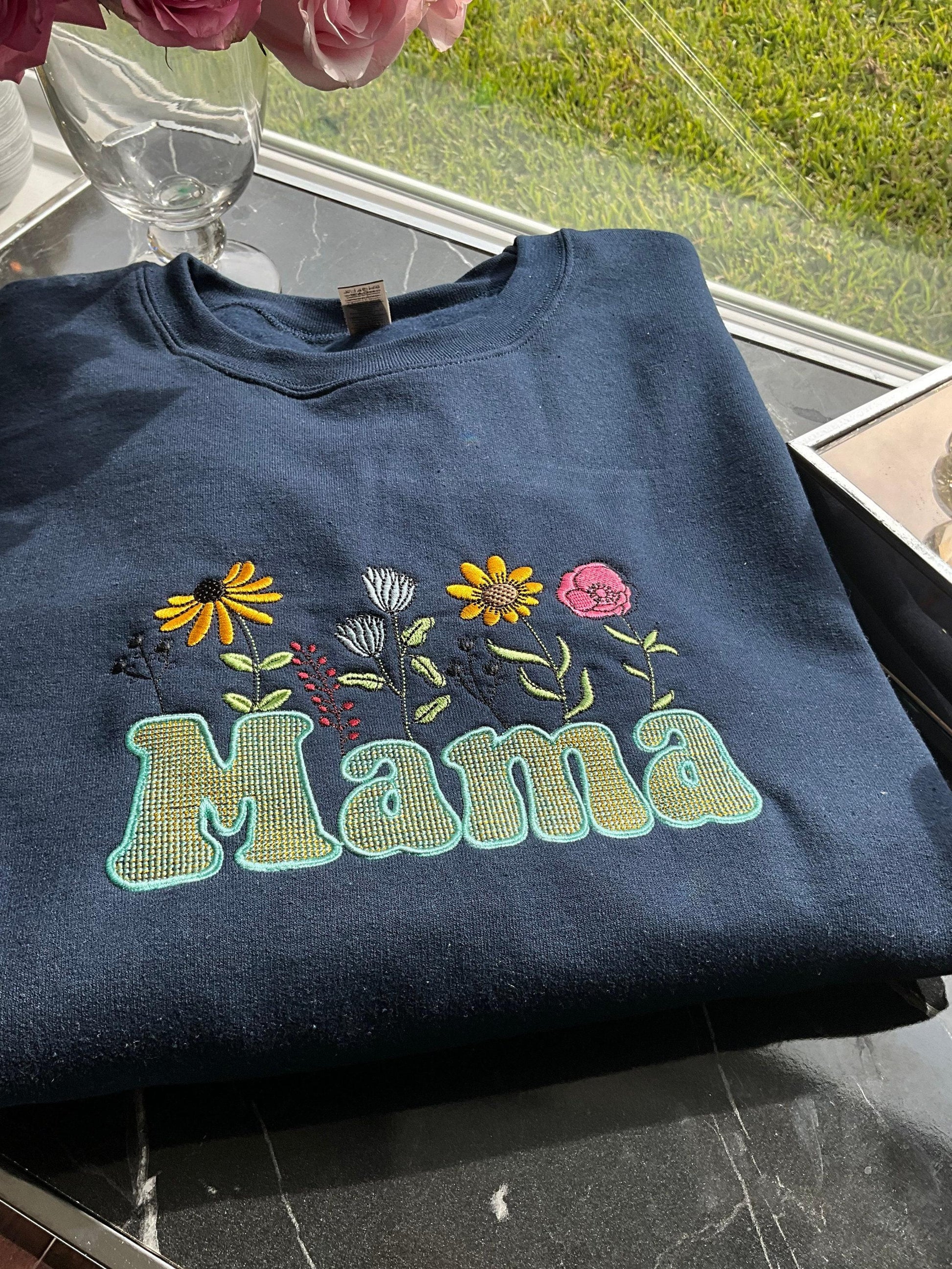 Embroidered Mama Sweatshirt, Mama crewneck, New Mom Gift, Embroidered Sweater, Mama Pullover, Gifts for Mom, Christmas Gift