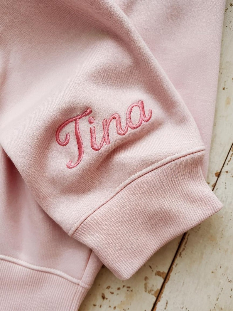 Pink Mama Est 2025 Embroidered Sweatshirt, Trendy And Cute Bow Mama Sweatshirt, Sweatshirt With Bow, Dainty Embroidered