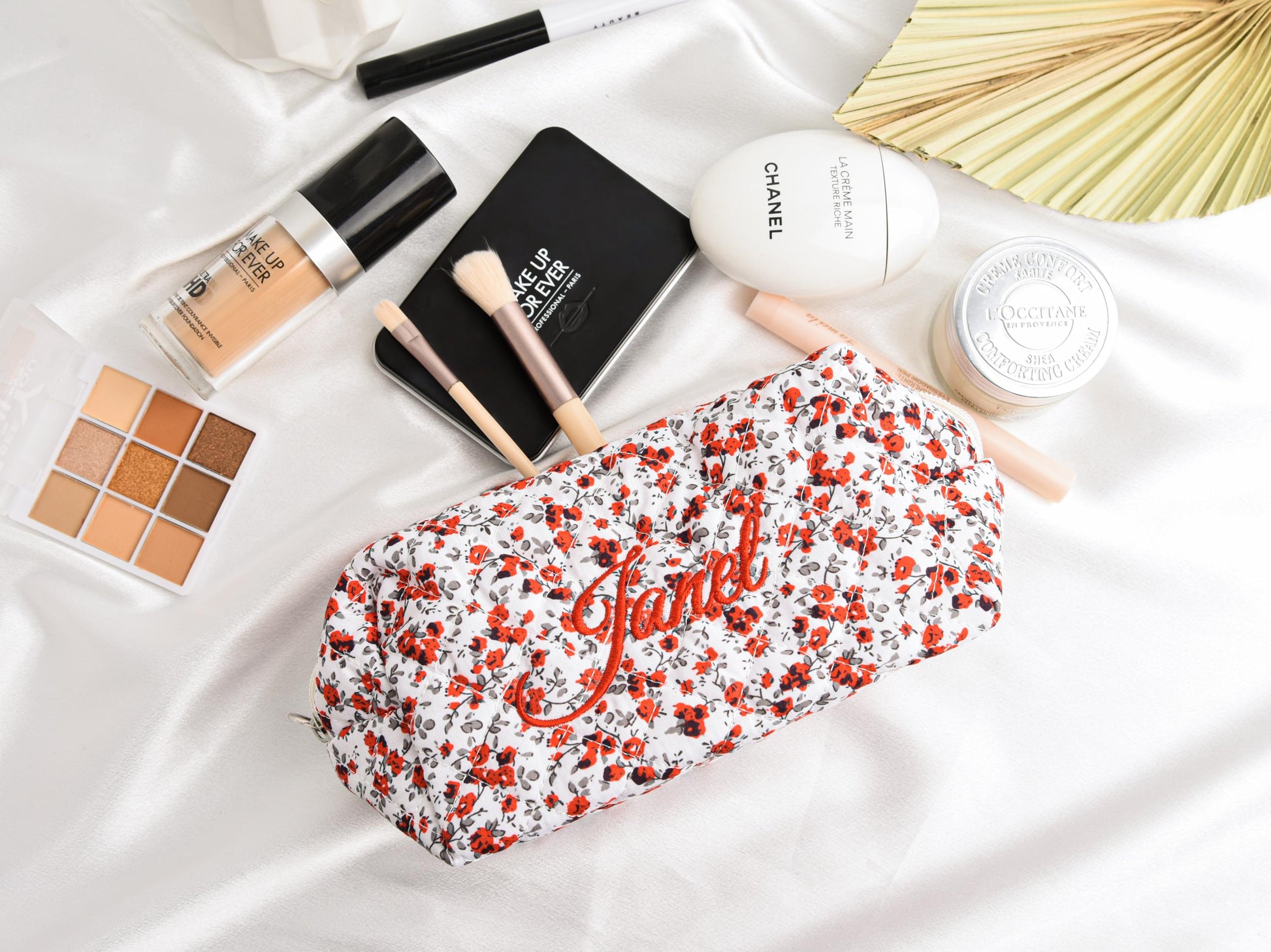 Personalized Floral Embroidered Makeup Bag, Large Capacity Cosmetic Bag, Bridesmaid & Mother’s Day Gift