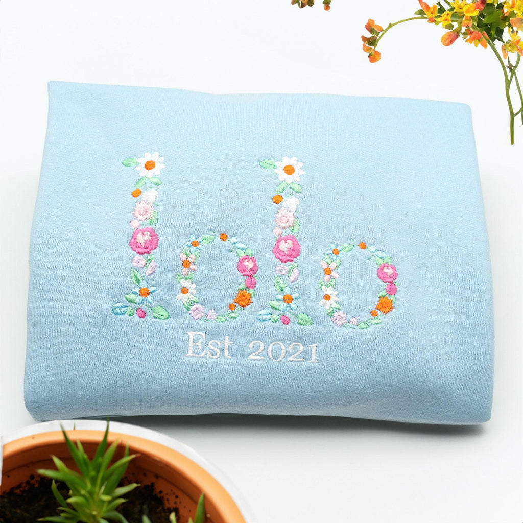 Custom Embroidered Floral Letter Sweatshirt, Custom Text Sweatshirt with Flowers, Personalized Valentine Gift, Custom Embroidered Crewneck