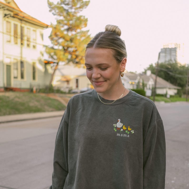 EMBROIDERED Mama Goose Comfort Colors Sweatshirt, Mother Goose Floral Crewneck Sweater, Cottagecore Mom Sweat Shirt, Cute Mom Gift, Mothers
