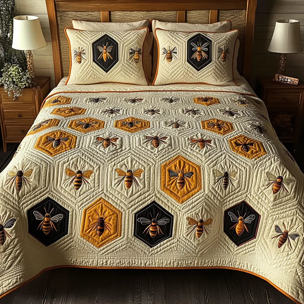 Honey Bee Quilted Bedding Set, Honeycomb Bee Patchwork Feather Blanket, Quilt with Pillow Covers, Bedroom Decor QBEDSET66