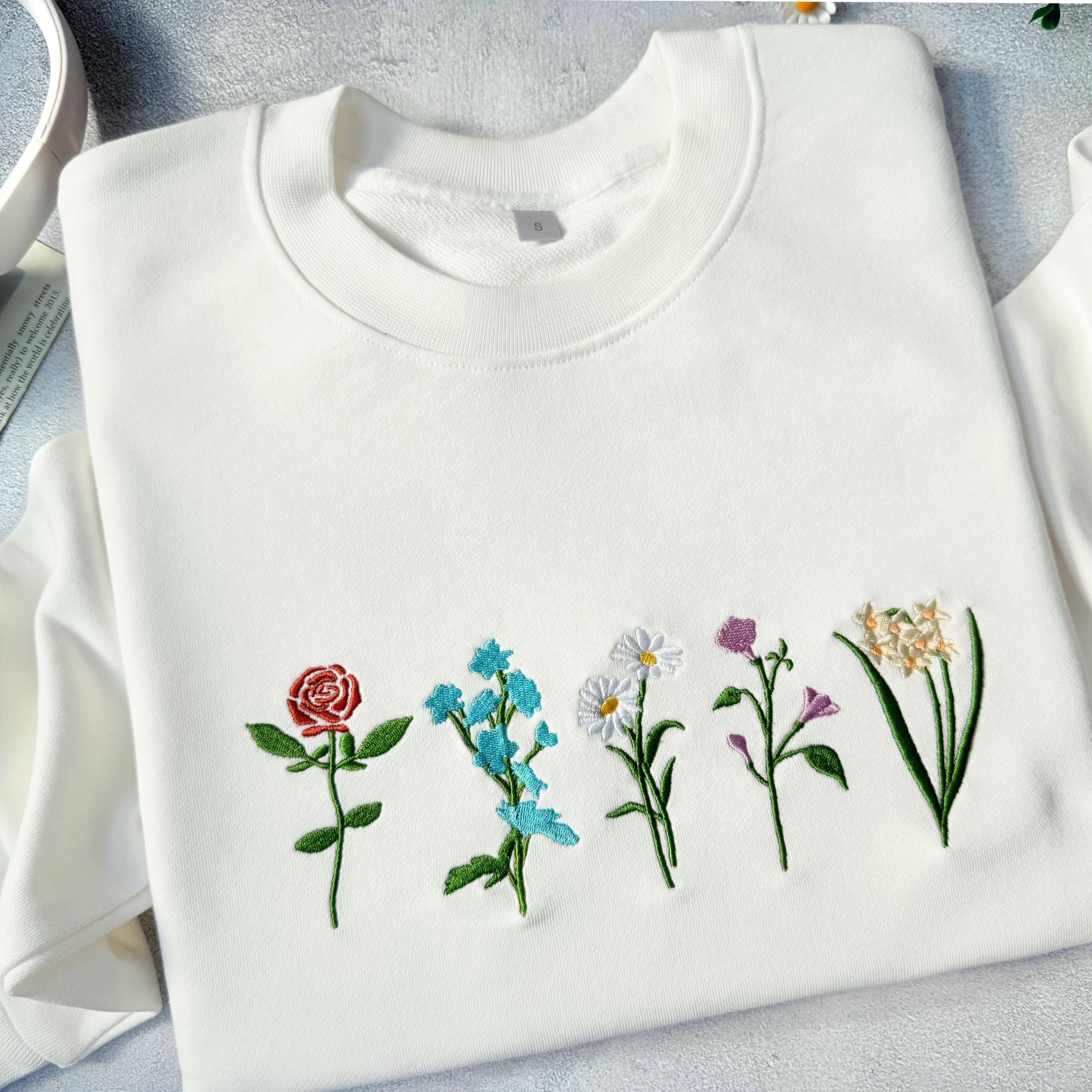 Custom Embroidered Birth Month Birth Flower Sweatshirt, Embroidered Birth Flower Crewneck, Birth Month Flower Hoodie, Custom Gift for Mama Mom