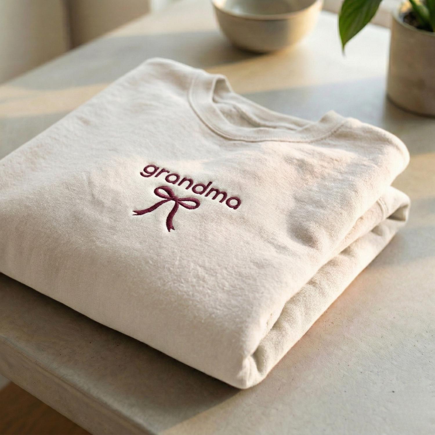 Personalized Embroidered Mama Sweatshirt, Custom Grandma Hoodie, Mother’s Day Gift for Mom