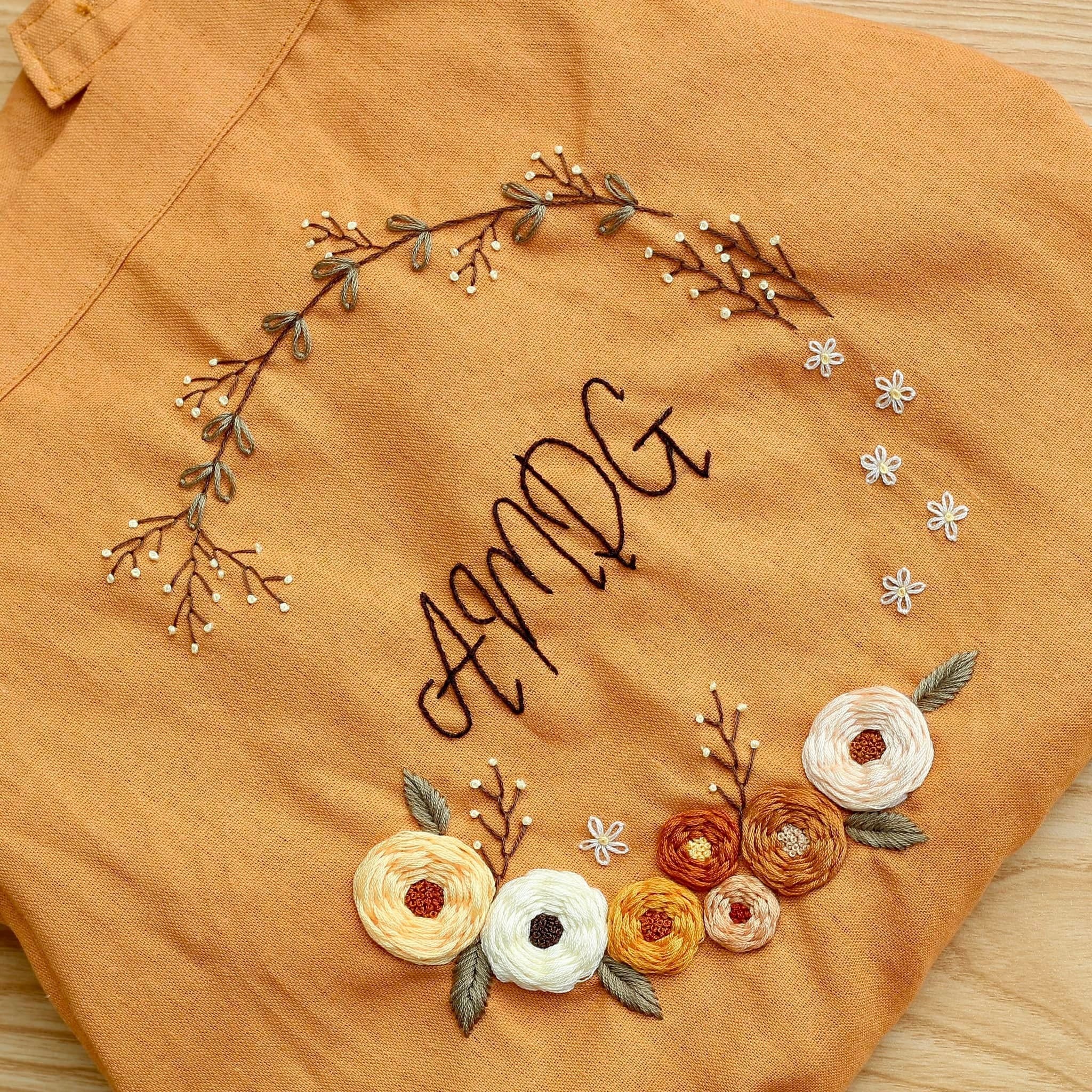 Personalized Flowers Hand Embroidered Apron, Handmade Floral Apron, Embroidered Apron, Linen Apron, Gardening Apron, Kitchen Apron, Mom Gift EMAP08