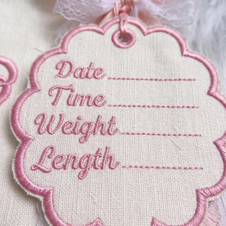 Personalized Embroidered Floral Baby Crib Banner With Bow, Custom Baby Name Nursery Banner with Birth Stats Tag, Newborn Hospital Announcement, Baby Shower Gift BBFLAG13