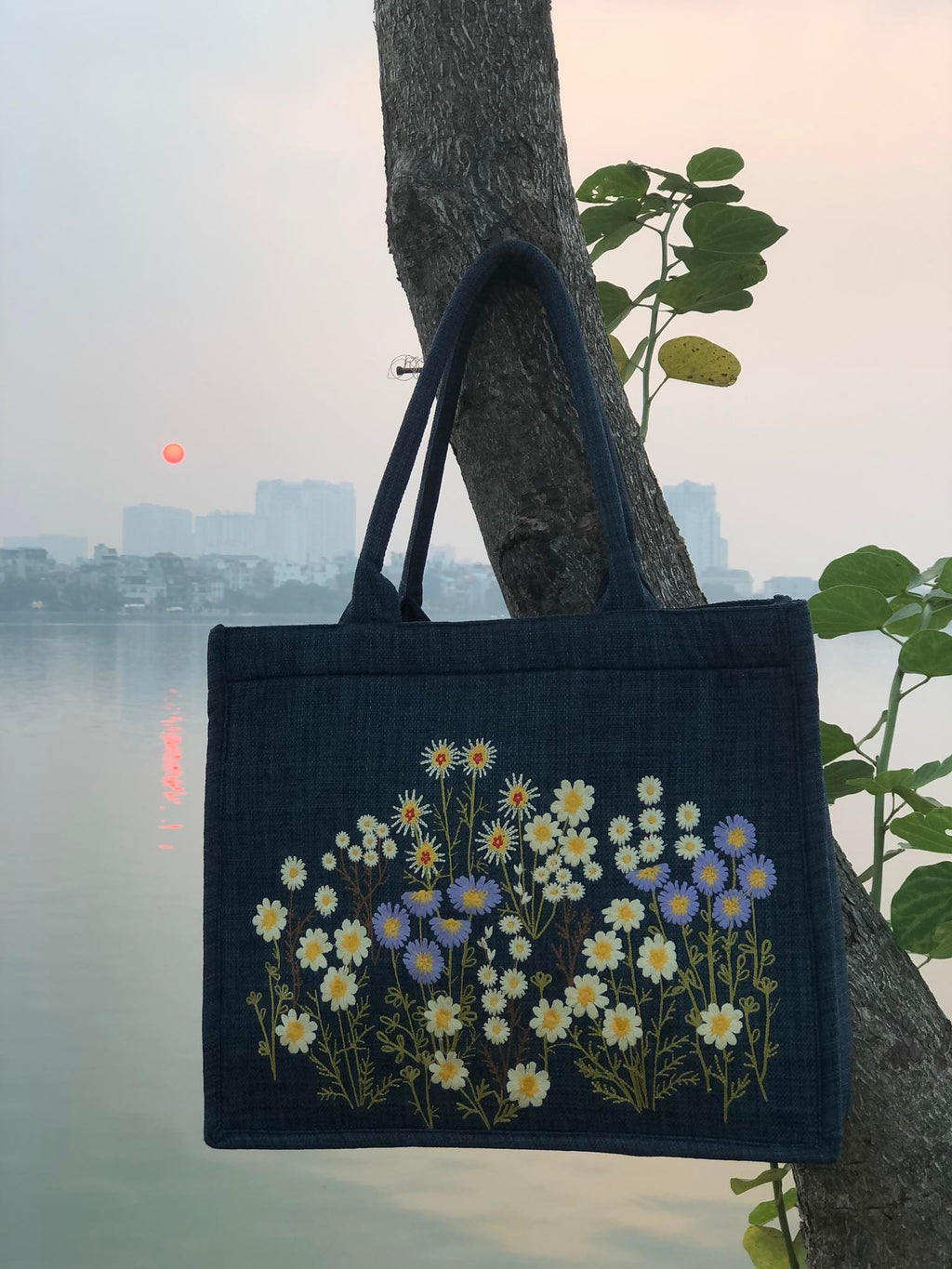 Floral Embroidered Tote Bag, Denim Shoulder Bag with Daisy Flower Design, Handmade Aesthetic Bag, Gift for Her