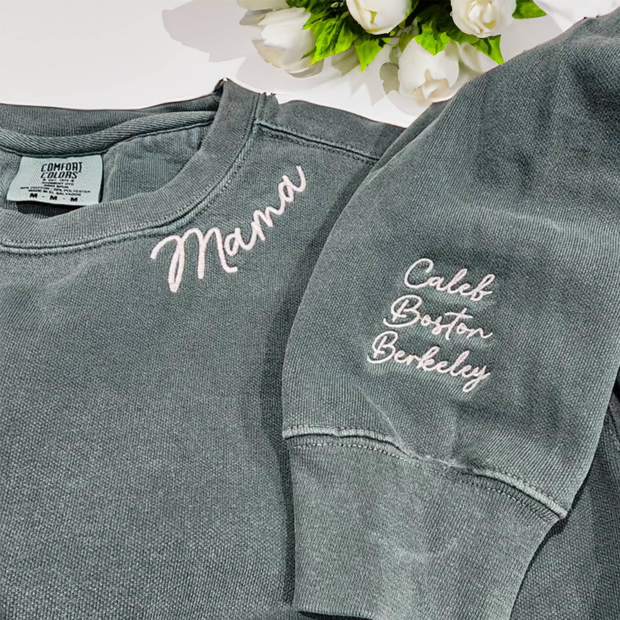 Custom Embroidered Grandma Sweatshirt – Personalized Nana Shirt, Minimalist Mimi Sweater, Cozy Gift for Grandma