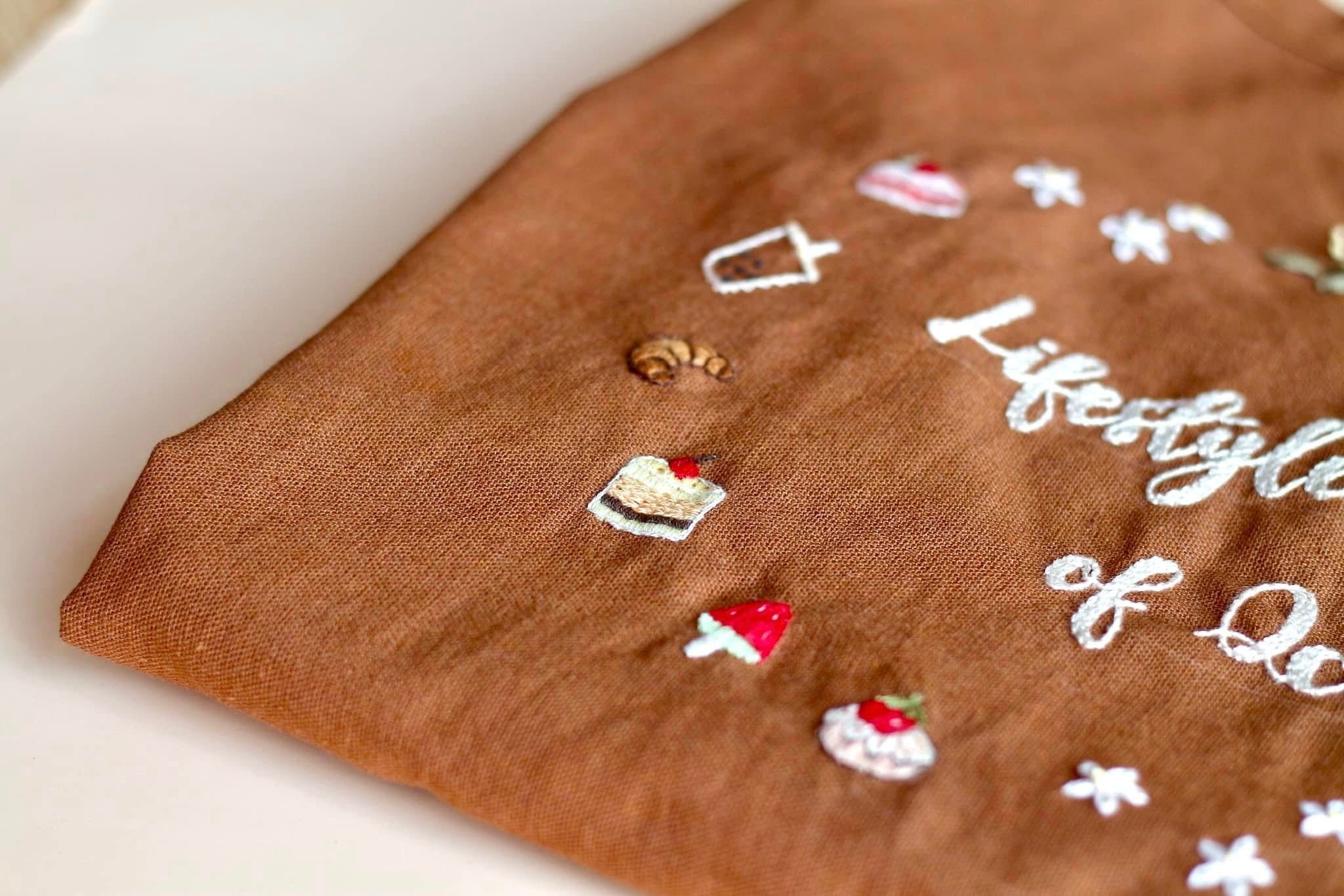 Personalized Cakes And FloralHand Embroidered Apron, Handmade Floral Apron, Embroidered Apron, Linen Apron, Gardening Apron, Baker Gift, Kitchen Apron, Mom Gift EMAP09