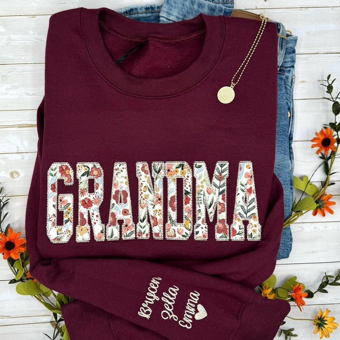 Grandma Sweatshirt, Embroidered Grandma Sweatshirt, Personalized Gift, Floral Appliqué Sweatshirt, Mother's Day Gift, Birthday Gift for Mom