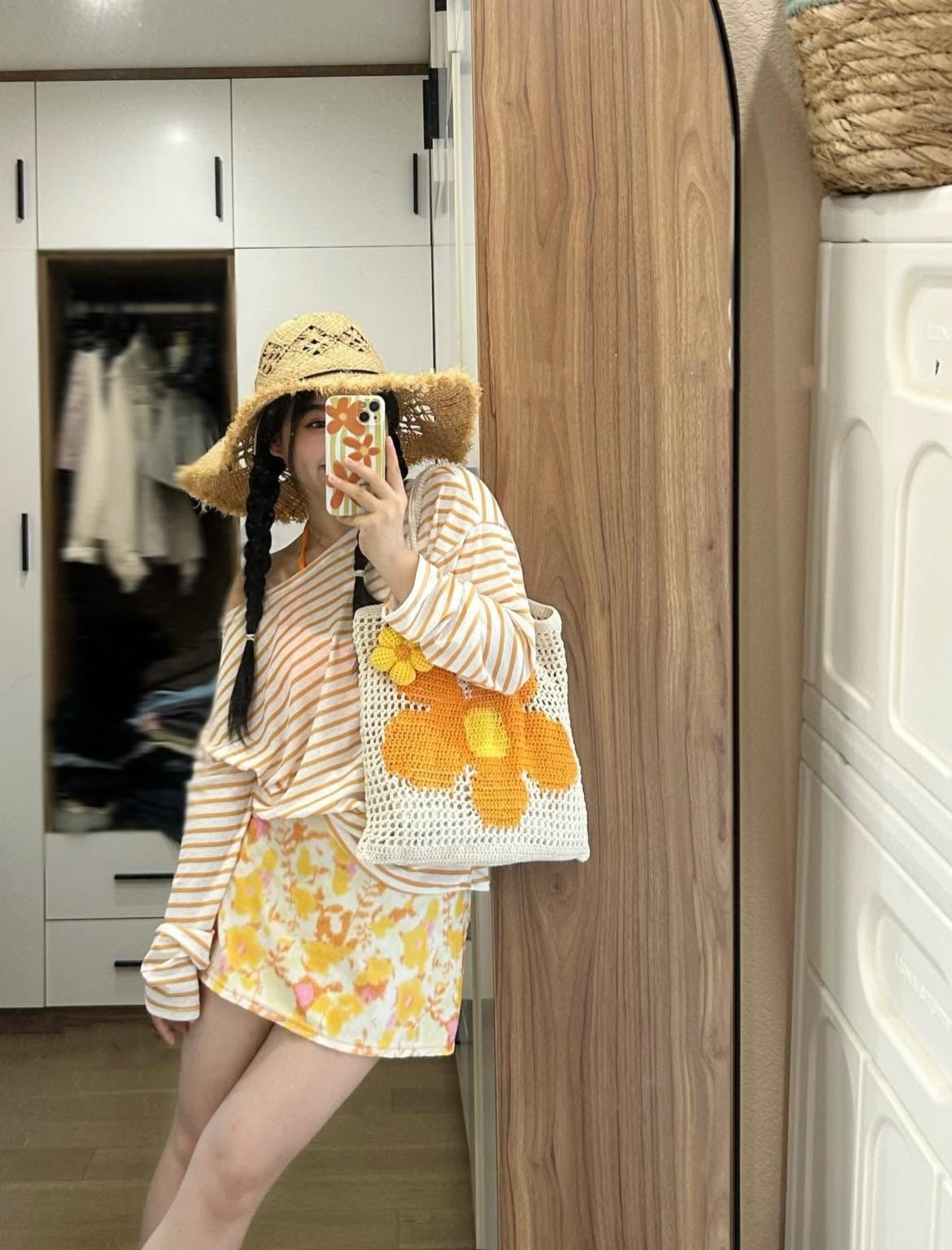 Crochet Flower Tote Bag, Handmade Daisy Mesh Shoulder Bag, Retro Floral Crochet Beach Bag, Boho Summer Market Bag for Women Crochet03