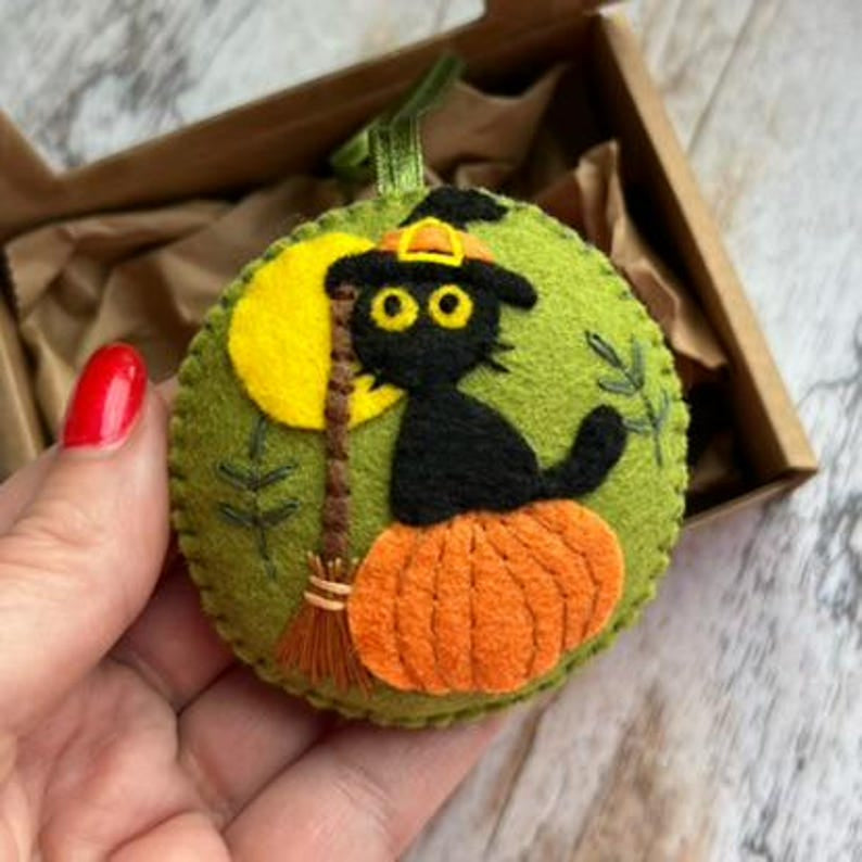 Halloween Cat Witch Felt Ornament, Custom Embroidery Halloween Ornament, Cute Pumpkin Cat Ornament, Hanging Decoration, Spooky Halloween Gift HFOR06