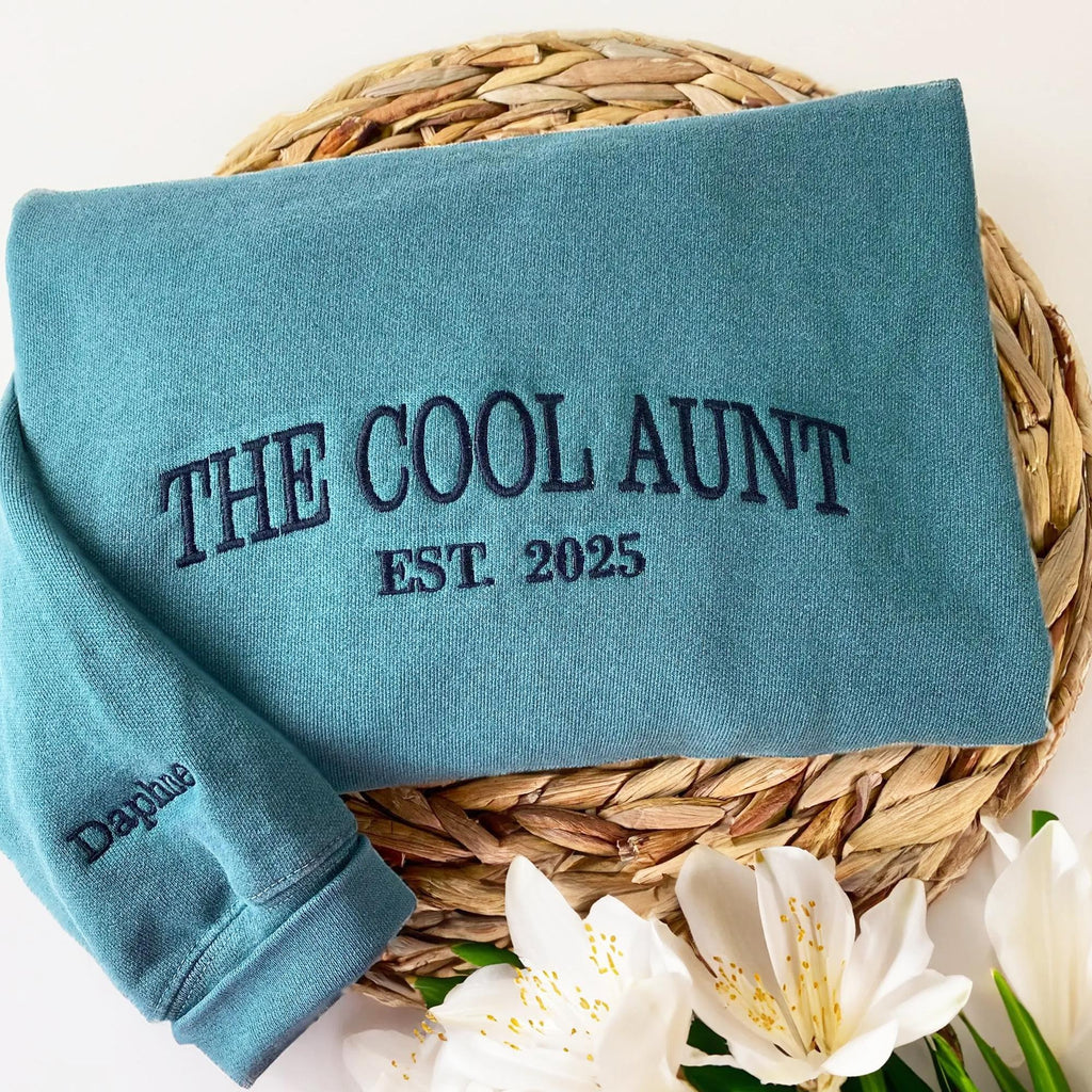 The Cool Aunt Sweatshirt Best Auntie Sweatshirt, Embroidered Cool Aunt Outfits, New Aunt Crewneck, Best Auntie Gift