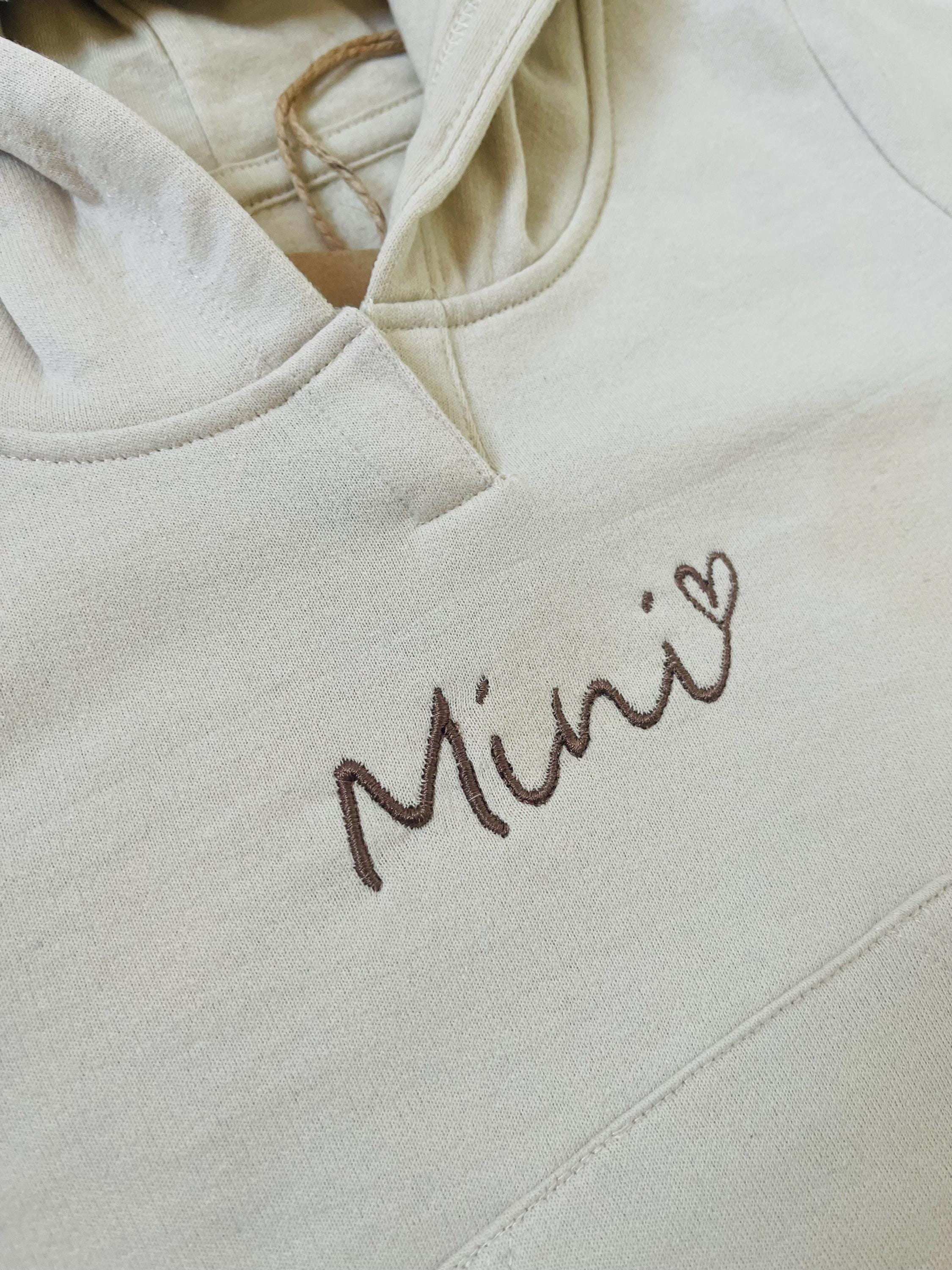 Personalized Mama Hoodie with Names on Sleeve, Custom Embroidered Cuff Sweatshirt, New Mom Hoodie, Mama Jumper, Mother’s Day Gift for Her