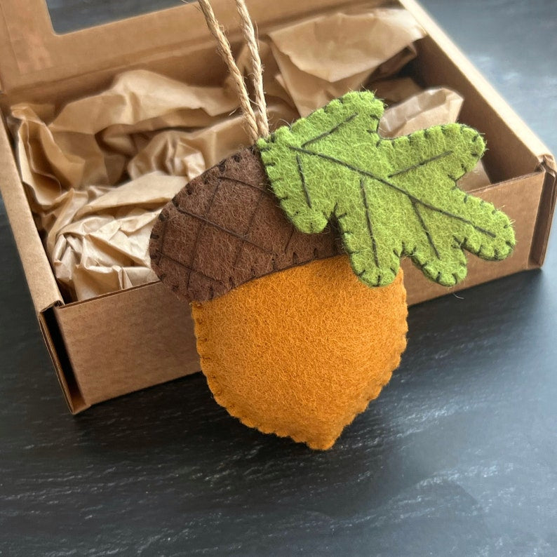 Handmade Acorn Felt Ornament, Fall Oak Leaf Hanging Decor, Autumn Thanksgiving Gift for Home Decoration HFOR08