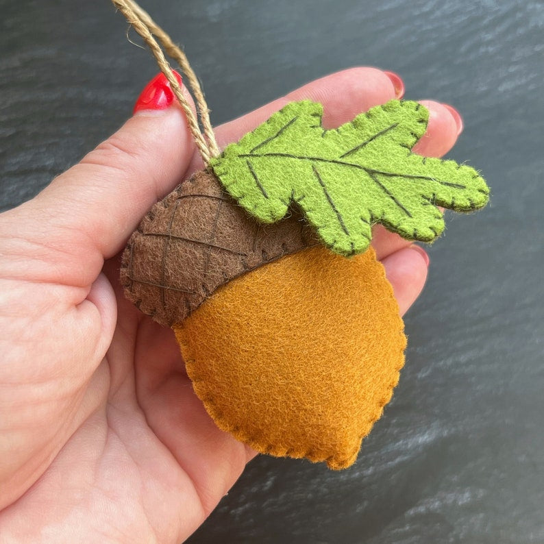 Handmade Acorn Felt Ornament, Fall Oak Leaf Hanging Decor, Autumn Thanksgiving Gift for Home Decoration HFOR08