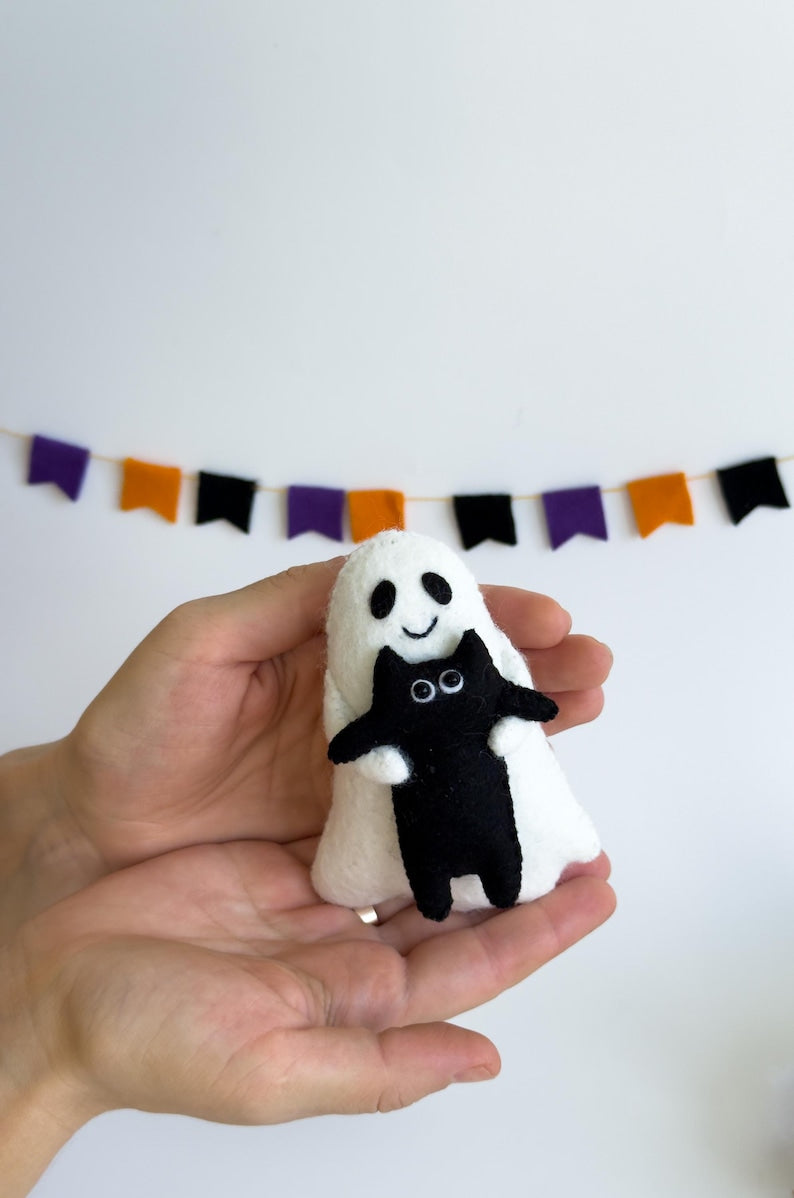 Cute Ghost Holding Black Cat Felt Ornament, Handmade Ghost Ornament, Hanging Decor, Halloween Gift for Home Decoration HFOR10